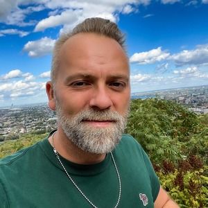 Meet your Posher, Eric